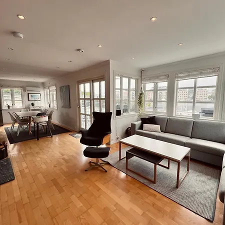 4 Bedroom House Downtown With Sea View Kristiansand