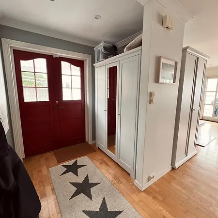 4 Bedroom House Downtown With Sea View