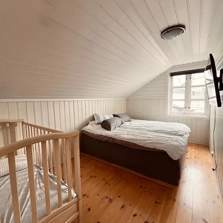 4 Bedroom House Downtown With Sea View